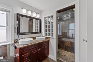 2038 E Pratt St, Baltimore, MD 21231 - Photo 23