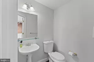 2038 E Pratt St, Baltimore, MD 21231 - Photo 27
