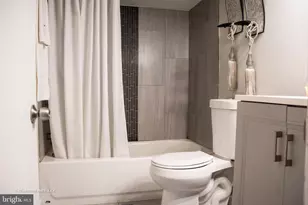 3402 W Mulberry St, Baltimore, MD 21229 - Photo 27