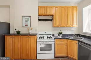 459 W 24th St, Baltimore, MD 21211 - Photo 9