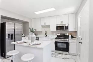 642 Queensgate Rd, Baltimore, MD 21229 - Photo 9