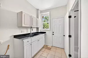 1725 Gwynns Falls Pkwy, Baltimore, MD 21217 - Photo 9