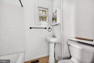 1725 Gwynns Falls Pkwy, Baltimore, MD 21217 - Photo 11