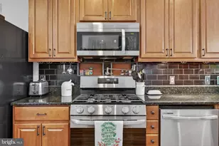 18 S Washington St, Baltimore, MD 21231 - Photo 15