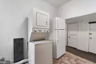 2218 Roslyn, Baltimore, MD 21216 - Photo 19