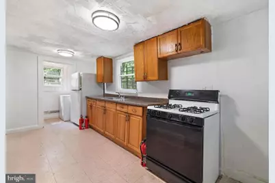 2218 Roslyn, Baltimore, MD 21216 - Photo 7