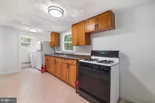 2218 Roslyn, Baltimore, MD 21216 - Photo 7