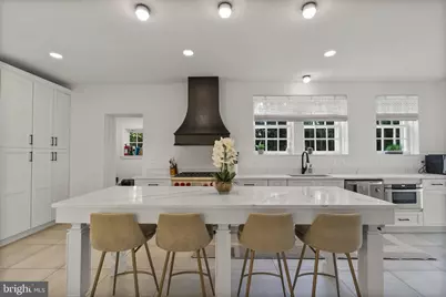203 E Highfield Road, Baltimore, MD 21218 - Photo 5