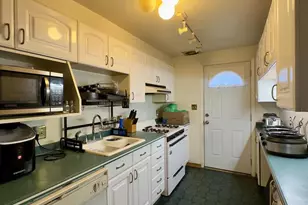 5731 Denwood Ave, Baltimore, MD 21206 - Photo 11