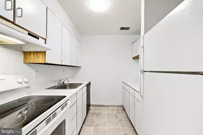 140 W Barre Street, Baltimore, MD 21201 - Photo 9