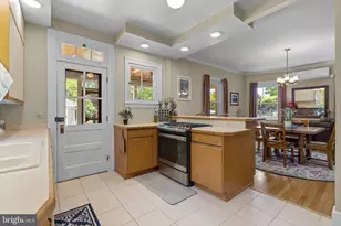 707 Brookwood Rd, Baltimore, MD 21229 - Photo 9