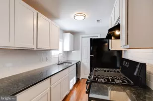 528 Holtzman Ct, Baltimore, MD 21231 - Photo 17