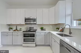 427 E 27th St, Baltimore, MD 21218 - Photo 11