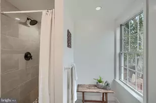 427 E 27th St, Baltimore, MD 21218 - Photo 17
