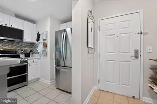 23 Pierside Dr, Baltimore, MD 21230 - Photo 15