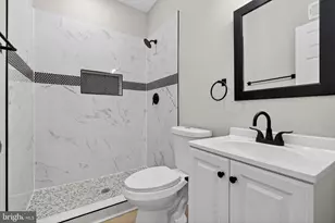 402 E North Ave, Baltimore, MD 21202 - Photo 27
