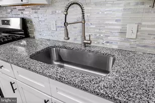 1123 Hollins St, Baltimore, MD 21223 - Photo 17