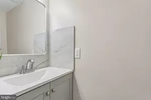135 N Highland Ave, Baltimore, MD 21224 - Photo 15
