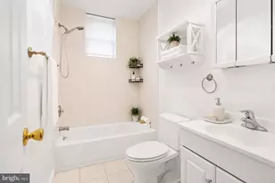 3915 Falls Rd, Baltimore, MD 21211 - Photo 9