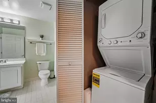 23 Pierside Dr, Baltimore, MD 21230 - Photo 15