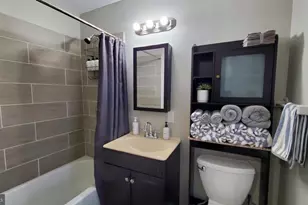 244 S Exeter St, Baltimore, MD 21202 - Photo 5