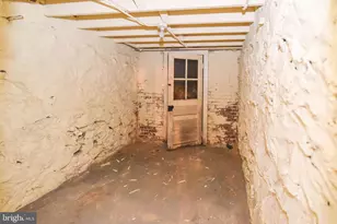 2431 E Oliver St, Baltimore, MD 21213 - Photo 49