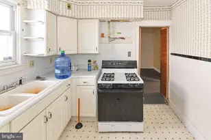 2431 E Oliver St, Baltimore, MD 21213 - Photo 31
