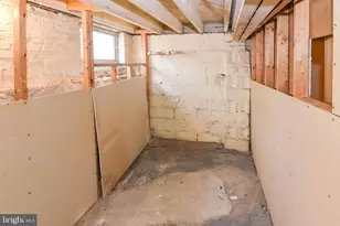 2431 E Oliver St, Baltimore, MD 21213 - Photo 65