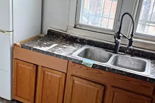 1805 E 33rd St, Baltimore, MD 21218 - Photo 9