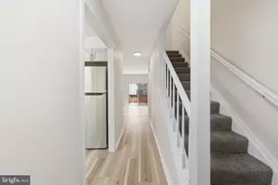 207 Roundhouse Ct, Baltimore, MD 21230 - Photo 9