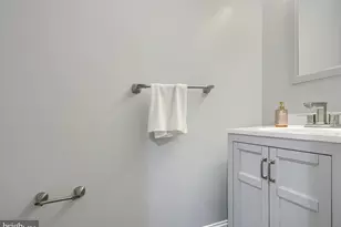 3540 Roland Ave, Baltimore, MD 21211 - Photo 17