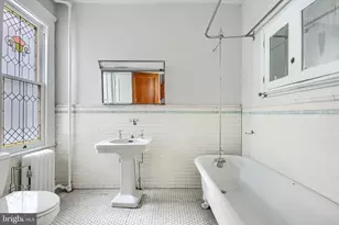 2622 N Calvert St, Baltimore, MD 21218 - Photo 33