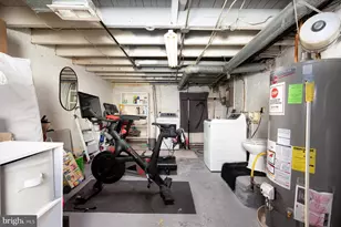 929 S Clinton St, Baltimore, MD 21224 - Photo 27