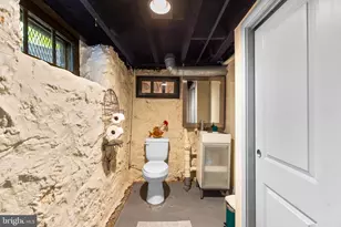 322 St Dunstans Rd, Baltimore, MD 21212 - Photo 29