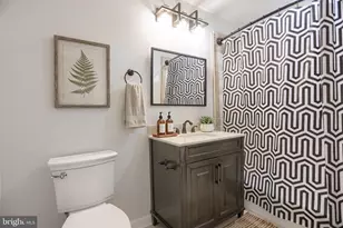 244 N Rose St, Baltimore, MD 21224 - Photo 9