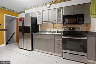 3920 Rosecrest Ave, Baltimore, MD 21215 - Photo 11