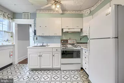 6113 Fair Oaks Avenue, Baltimore, MD 21214 - Photo 9