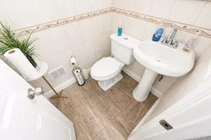 30 E 25th St, Baltimore, MD 21218 - Photo 29