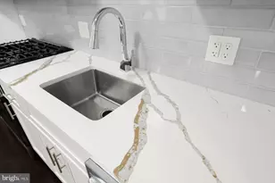 1728 E 32nd St, Baltimore, MD 21218 - Photo 23