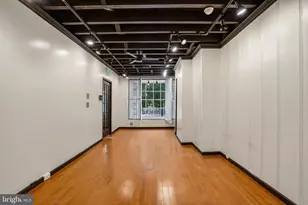 17 W Chase St, Baltimore, MD 21201 - Photo 17