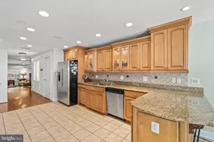 1933 Fleet St, Baltimore, MD 21231 - Photo 15