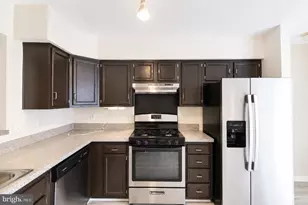 638 Villager Cir, Baltimore, MD 21222 - Photo 9