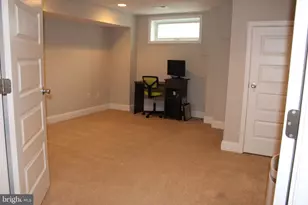 214 S Highland Ave, Baltimore, MD 21224 - Photo 19