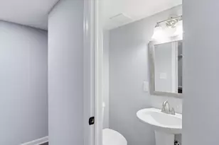 10 Rosedale St, Baltimore, MD 21229 - Photo 9