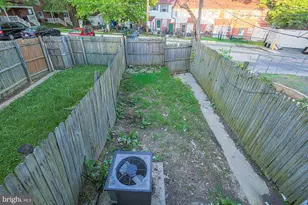 2741 Bookert Dr, Baltimore, MD 21225 - Photo 9