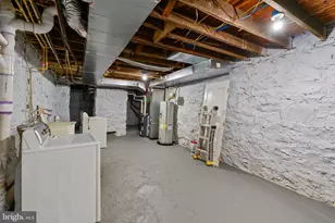 621 E 36th St, Baltimore, MD 21218 - Photo 27