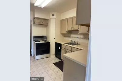 7121 Park Heights Avenue #203, Baltimore, MD 21215 - Photo 5