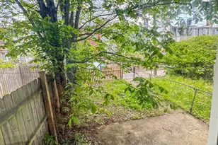 2556 W Fairmount Ave, Baltimore, MD 21223 - Photo 9