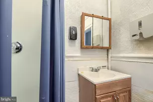 416 E 25th St, Baltimore, MD 21218 - Photo 17