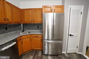 3737 Clarks Ln, Baltimore, MD 21215 - Photo 15